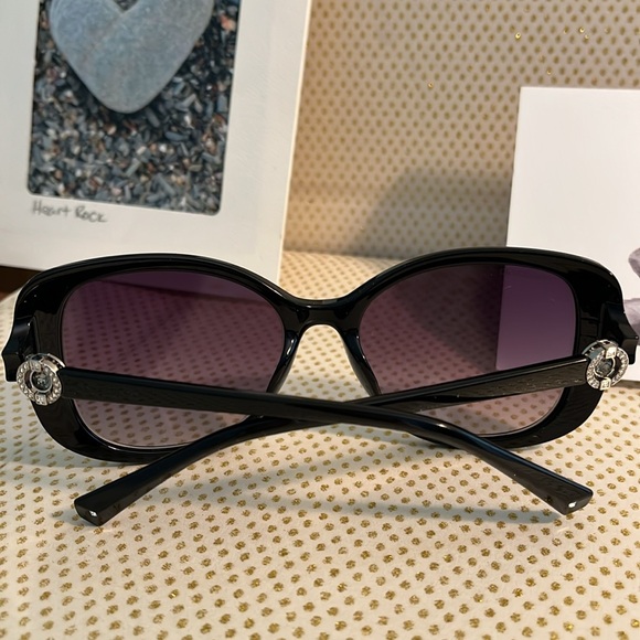 Swarovski 🖤Crystal Black Sunglasses (NIB) & Gorgeous White Case (Giftable) - Picture 2 of 11